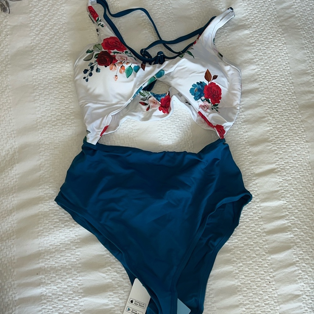 New swimsuit never worn